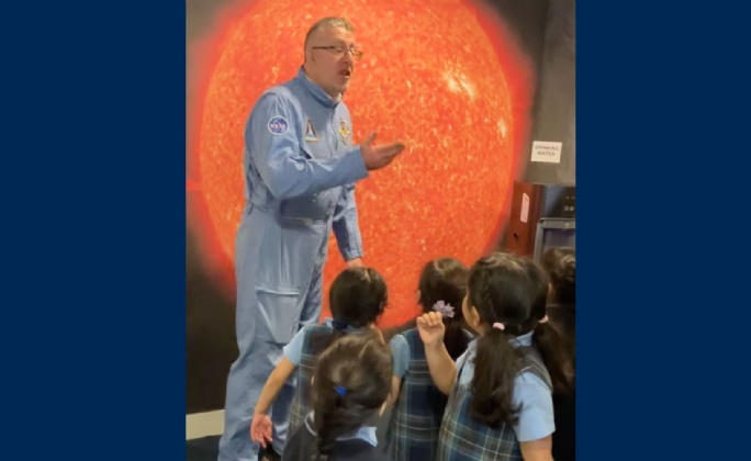 Latest News &raquo; EYFS Explore Space with the Head of Science
